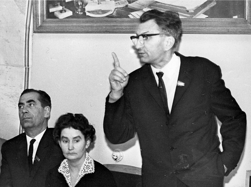 Константин Иванович Галаншин держит речь (1960-е)
