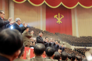 Ким Чен Ын на съезде Трудовой партии Кореи, Пхеньян, 29 декабря 2016. Бурные аплодисменты.