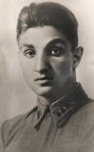 Микоян Владимир Анастасович (1924—1942), сын члена Политбюро ЦК ВКП(б) Анастаса Микояна
