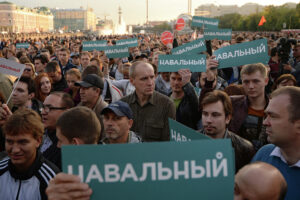 Митинг сторонников Алексея Навального. Более 10 тысяч человек на Болотной площади, Москва, 9 сентября 2013 года.